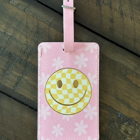 NWOT Retro Smiley Passport & Luggage Tag Set - Picture 5 of 5